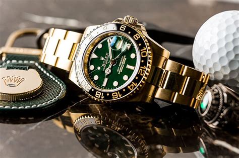 From my research, there are 2 popular luxury watch insurance companies. One is Jewelers Mutual and the other one is Hodinkee. The most important thing for me when I was choosing insurance for my Rolex was whether they pay me with cash or not when something happens to my watch. But JM was a deal breaker for me because they won't give me cash.