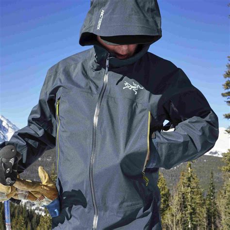 Best ski jacket. Arc'teryx Sabre Insulated Jacket - Men's. $679.93. Save 20%. $850.00. (13) Compare. 1. Shop for Men's Downhill Ski Jackets at REI - Browse our extensive selection of trusted outdoor brands and high-quality recreation gear. Top quality, great selection and expert advice you can trust. 100% Satisfaction Guarantee. 