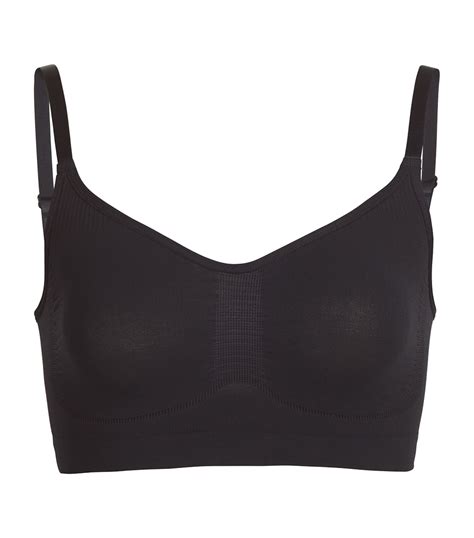 Best skims bra. Feb 15, 2024 · 88% polyester, 12% Spandex. Size Range. 34B to 40D. Style. Hook and eye closure with front adjustable straps. 2. Best full coverage wireless bra. 