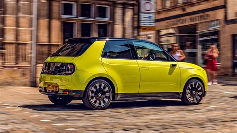 Best small electric car. Price: $30,895 EPA-rated range: Up to 110 miles. The all-electric Mini Cooper SE combines the company's traditional charming looks and small size with a single e-motor spinning the front wheels ... 