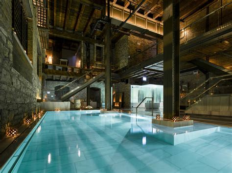 Best spas in chicago. Feb 10, 2024 · Address: 330 North Wabash Avenue, Chicago, IL 60611. BOOK IT: langhamhotels.com. 7. Chicago Bath House. Best For: Sauna experiences. For a steamier spa session like no other, pay a visit to ... 