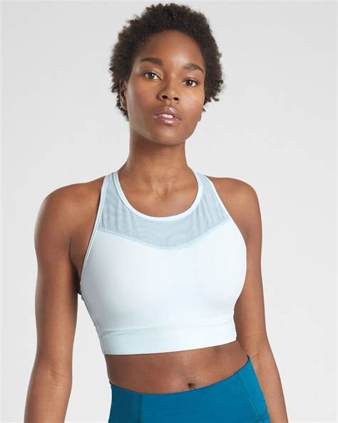 Best sports bra for large breasts. Fully Focused Bra // Athleta // $44. Classic Swoosh Bra // Nike // $30. Vanish High Zip Bra // Under Armour // $65 /. The Player Bra // Victoria’s Secret // $22.50. With all of this said, we used a rating scale of 1 to 10 for each bra. 1 being this bra sucks bad and 10 being OMG I LOVE THIS BRA. Enjoy! 