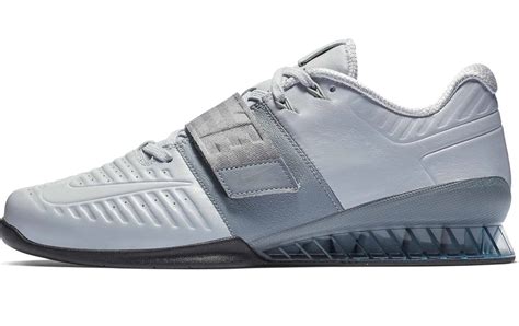 Best squat shoes. Power through challenging moments in Nike weightlifting trainers with inner plates, which distribute weight evenly from edge to edge. We also make squat shoes with breathable uppers and lightweight mesh with durable overlays in high-wear areas—keeping you cool but secure. Look for pairs with Nike React foam. 