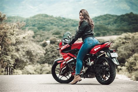 Best starter motorcycle for a woman. 1. Kawasaki KLX250S. The Kawasaki KLX250S is another one of the best starter bikes for girls that has a 249cc displacement that is powered by a 4-stroke, DOHC engine that is liquid-cooled. Kawasaki’s KLX250S is a staple and is capable of turning an owner into a lifetime Kawasaki rider. 