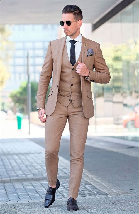 Best suits. Two-piece suits, three-piece suits, and tuxedos are the best options to choose from. Also pay attention to the suit's detailing, such as lapels (notch, peak, or shawl lapels), buttons (two or ... 