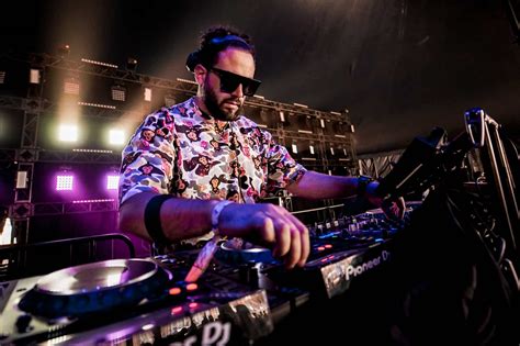 Best tech house djs.  An interactive community with more than 200k DJs and users.  ...