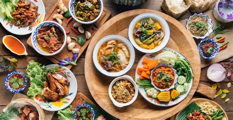 Best thai food seattle. Jun 8, 2023 ... At Sno Thai, you can expect generous helpings that leave you feeling satisfied and content. Too full? Thai leftovers heat up wonderfully the ... 
