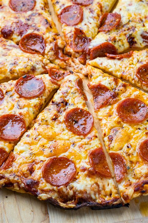 Best thin crust pizza chicago. Tavern-style Chicago pizza typically can be defined by the following qualities: — The crust, obviously, is thin. It should go without saying that this implies “thin in contrast with deep dish ... 
