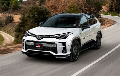 Best toyota. The 2022 Toyota RAV4 is the 4th model year of the 5th-generation RAV4. Even though the first iteration of this generation is one of the RAV4 model years to … 