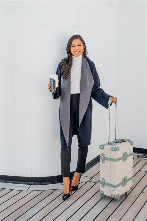 Best travel clothes for women. Mar 11, 2023 ... Skirts can be a great staple in your travel closet. You could opt for a cotton A-line knee-length style for an easy style to wear with sneakers. 