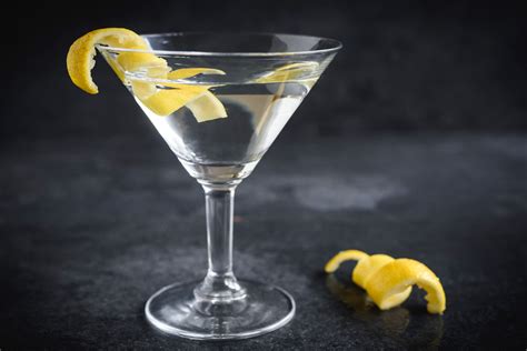 5 Sep 2019 ... What's the Best Vodka for a Dirty Martini? That depends on your tastes! Personally, I like to make a martini with Absolut Elyx because of its .... 