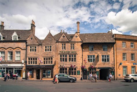 Best way to get to Stow-on-the-Wold from Stratford-Upon-Avon