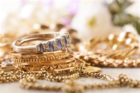 Tips on jewellery cover with contents insurance. Our home and contents insurance expert, Stephen Zeller, has some valuable tips for anyone considering adding jewellery cover to their contents insurance policy. If you have some valuable or sentimental pieces, first check the PDS to see if the item is covered and if the limit applied to the items is sufficient for …