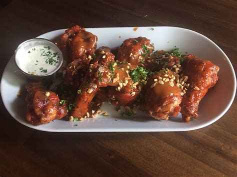 Best wings in orlando. Best Chicken Wings in Waterford Lakes, Orlando, FL 32828 - Smack Wings - Avalon Park, Wingstop, Bonchon, Gators Dockside, Social House Orlando, Island Wing Company Grill & Bar - UCF, Greg's Place, Smokey Bones, Tenders, Nasry's Pizza & Grill 