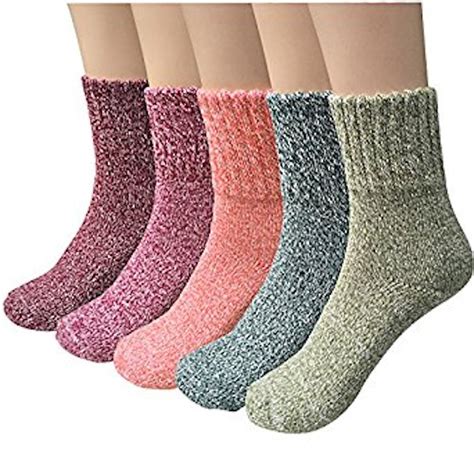 Best winter socks. How to Choose the Best Winter Socks for You. Having a hard time deciding? Although all of these options will perform significantly better than the standard cotton variety, there are a few key differences that make some options better is certain conditions. To decide, you just need to answer a few simple questions. 