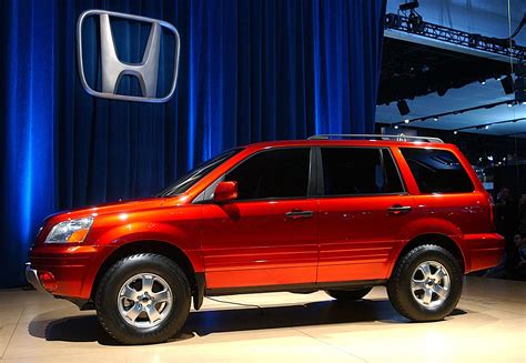 Best year honda pilot. Oct 31, 2018 ... Big three-row SUVs such as the 2019 Honda Pilot exist almost exclusively for the use of family folks who don't want a minivan. 