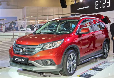 The model year 2015 is when Honda introduced the continuously-variable transmission to the CR-V, replacing the standard manual transmission. The CVT requires a powered pump to provide lubrication to the transmission while the car is rolling. The pump does not operate while the car is flat towed.. 