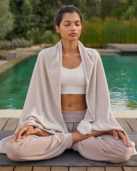 Best yoga clothes. Whether you're looking for a yoga mat, yoga leggings, a sports bra, bag, or more—yoga brands like Alo, Lululemon, and Athleta have you covered. Search About … 