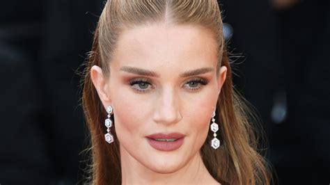 Bestand:Rosie Huntington-Whiteley C&R 11.jpg - Wikipedia