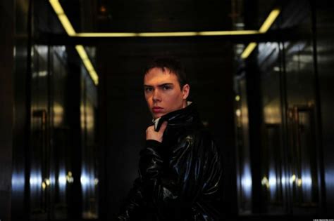 Bestgore luka magnotta. Bouthillier said that the other nine minutes of the video, which Magnotta allegedly titled '1 Lunatic 1 Ice Pick' and uploaded to Bestgore.com hours after the murder, show Lin's dead body in a ... 