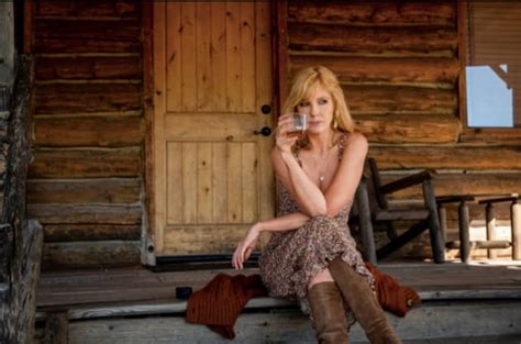 Beth dutton naked. Kelly Reilly as Beth Dutton on Yellowstone. (Photo credit: Paramount Network Press) Beth's rocked several iconic looks over the last four seasons. She usually favors high-end designers, dressing in sultry business clothes when she's not going for comfort on the ranch, and cocktail dresses everywhere in-between. Whether you want to slay in ... 