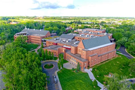 Bethel university minnesota. Bethel University is comprised of dozens of academic departments representing the full breadth of the arts, sciences, business disciplines, and humanities through their majors and minors. 