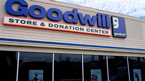 Beverly goodwill. Calgary Plaza Goodwill Thrift Store & Donation Centre. Find a Goodwill Donation Centre & Thrift Store at 9655 Macleod Trail SW, Calgary, Alberta. This second hand item store is open from 10:00 am - 8:00 pm today. The donation centre is open from 9:00 am - … 