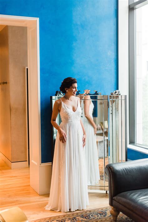 Bhldn chicago. There's no grey area: Modern elegance is best defined in black and white 懶 Shop the look > https://bit.ly/3vLdGDU 