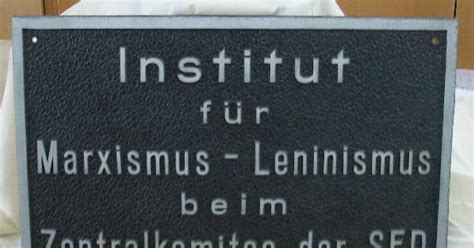 Bibliothek des instituts für marxismus leninismus beim zentralkomitee der sed. - Medelpads gräns mot jämtland från medeltid till nutid.
