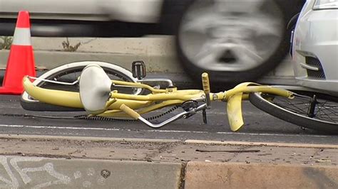 Bicyclist in San Jose dies after being struck by van