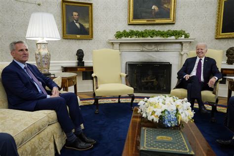 Biden, congressional leaders meet to avert US default