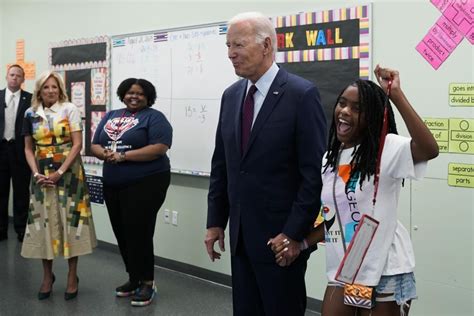 Biden and the first lady drop by a DC middle school math class and lunch to welcome back students