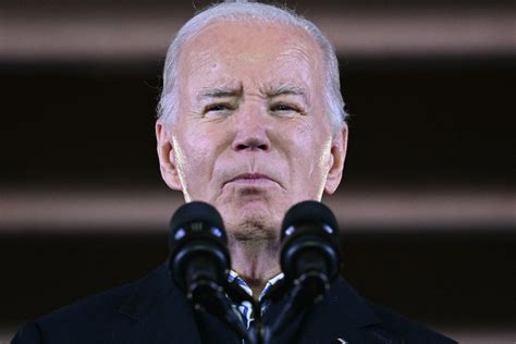 Biden critica las disposiciones que le impiden cerrar Guantánamo y trasladar a los reos