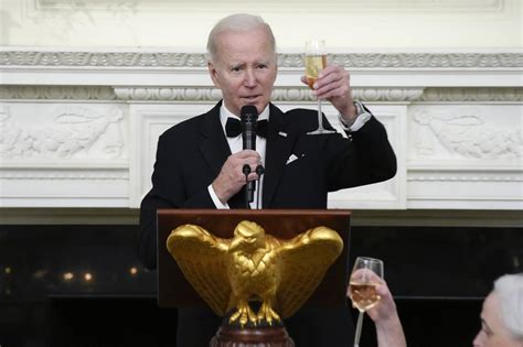 Biden hosts GOP, Dem governors at White House for dinner - MSN