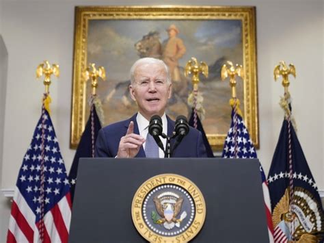 Biden tells U.S. to have confidence in banks after collapse