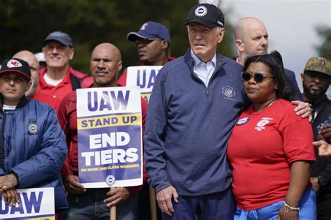 Biden urges striking auto workers to 