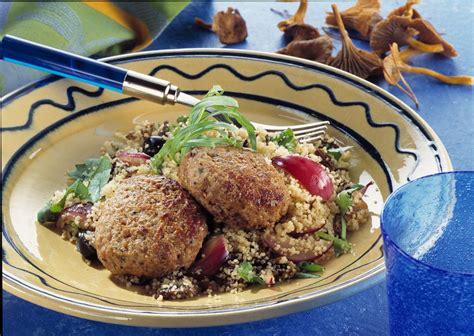 Biffar: Blanda  brödsmulor,  mejeriprodukt, senap,  krydda  samt  krydda  inom  enstaka bunke.