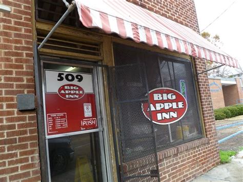 Big apple inn in jackson mississippi. (4 Reviews) 4487 N State St, Jackson, MS 39206, USA. Report Incorrect Data Write a Review. Contacts. Richard Porter on Google. (February 7, 2021, 6:17 pm) I … 