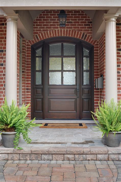 Big front door. Here, you'll find inspiration needed to transform your home's entry. Whether it be one of our many styles of entry doors, from our selection of the highest quality manufacturers, or a … 