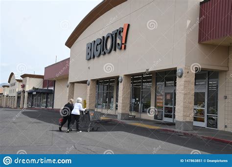 Big lots lewiston idaho. Big Lots. 2.0 (1 review) Claimed. Discount Store, Department Stores. Open 9:00 AM - 9:00 PM. See hours. Location & Hours. Suggest an edit. 1810 19th Ave. Lewiston, ID 83501. Get directions. Amenities and More. Accepts Apple Pay. Accepts Credit Cards. Ask the Community. Ask a question. Yelp users haven’t asked any questions yet about Big Lots. 
