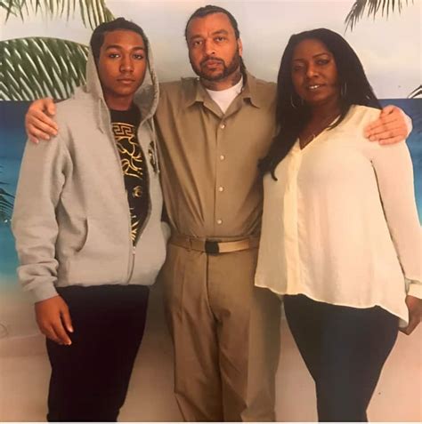 Big meech brother terry still alive. Although Big Meech was the head of BMF, investigators didn't have much physical evidence of him ever being around drugs — including photos and wiretaps, unlike his brother, Terry, who was... 