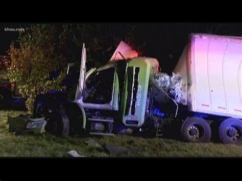 Big rig slams into Greyhound bus on I-45 in The Woodlands