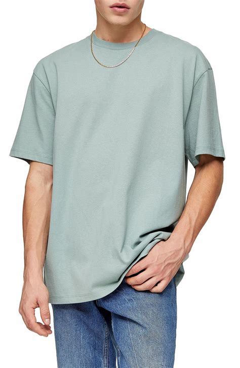 Big t shirts. While it depends on the size and style of the shirt, 2.75 yards of fabric can usually make a comfortably large long-sleeved shirt for an average-sized woman, and men’s shirts will ... 