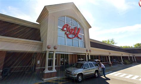 Big y in guilford ct. Big Y Guilford, CT (Onsite) Full-Time. Job Details. Big Y - 830 BOSTON POST ROAD [Custodian / Janitor / Cleaning] As a Porter/Custodial with Big Y, you will: Perform maintenance and janitorial duties throughout the store to present a safe, clean, attractive environment; Clean and sanitize meat cutting area, kitchen, and bakery area; Maintain ... 