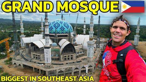 Biggest mosque in southeast asia philippines.  In terms of building st...