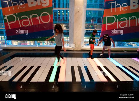 Bigpiano - Tom Hanks Big Piano, Fao Schwarz Big Piano, Big Piano