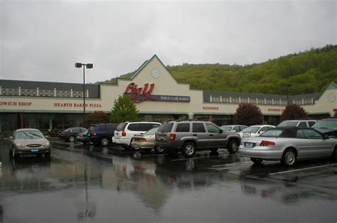 Headquartered in Springfield, MA, Big Y is