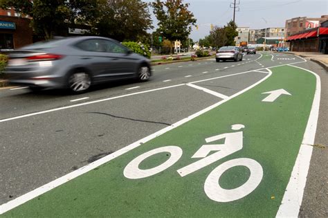 Bike, bus lanes increasing in Greater Boston; Malden City Council says no to ban