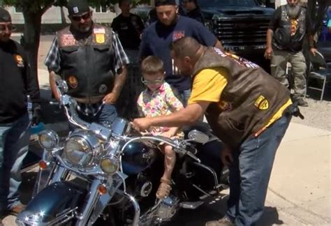 Biker groups, community support 6-year-old boy after thieves target lemonade stand