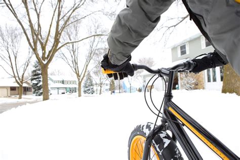 Biking in Cold Weather (Tips and What to Wear) - Bike A Ton